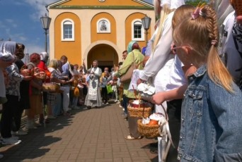 Фото: Православные верующие встретили Пасху